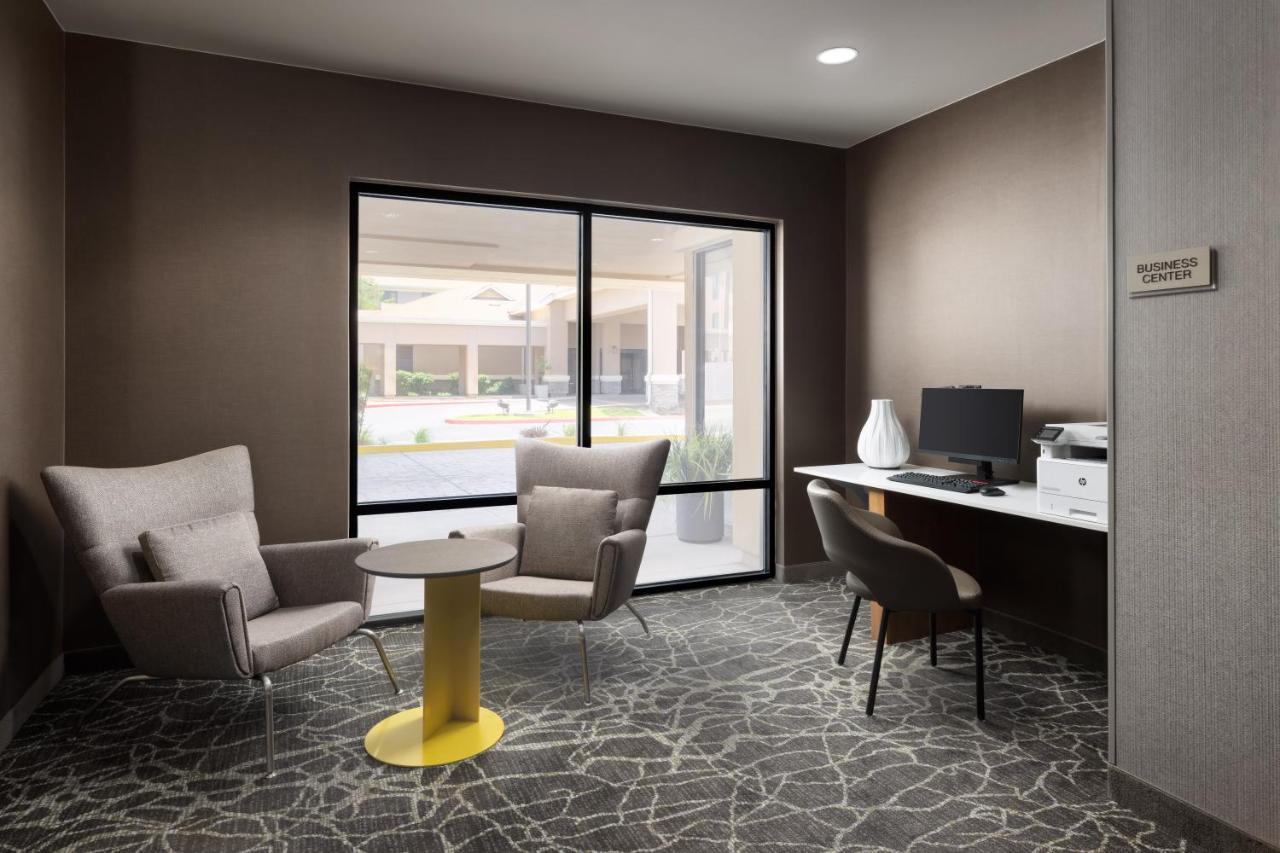 Springhill Suites Фресно Екстер'єр фото