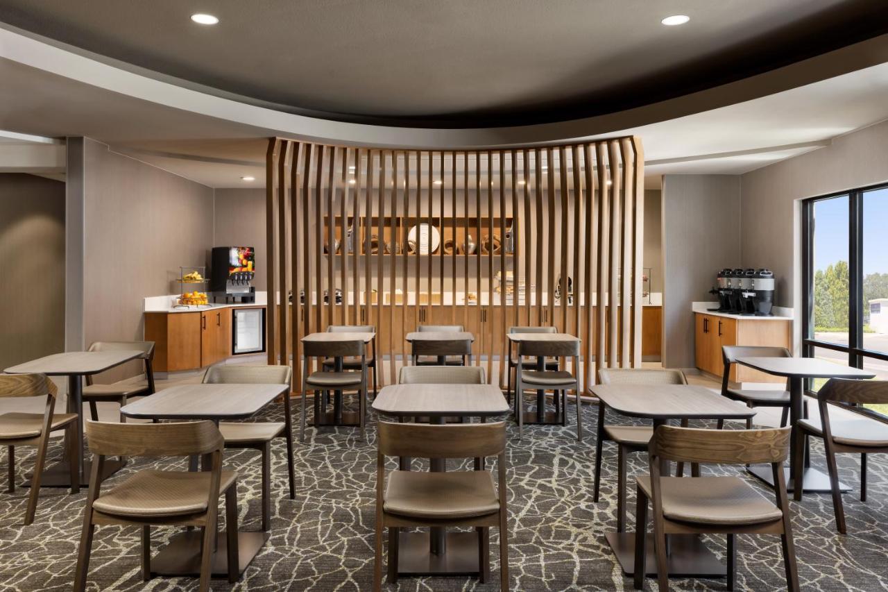 Springhill Suites Фресно Екстер'єр фото