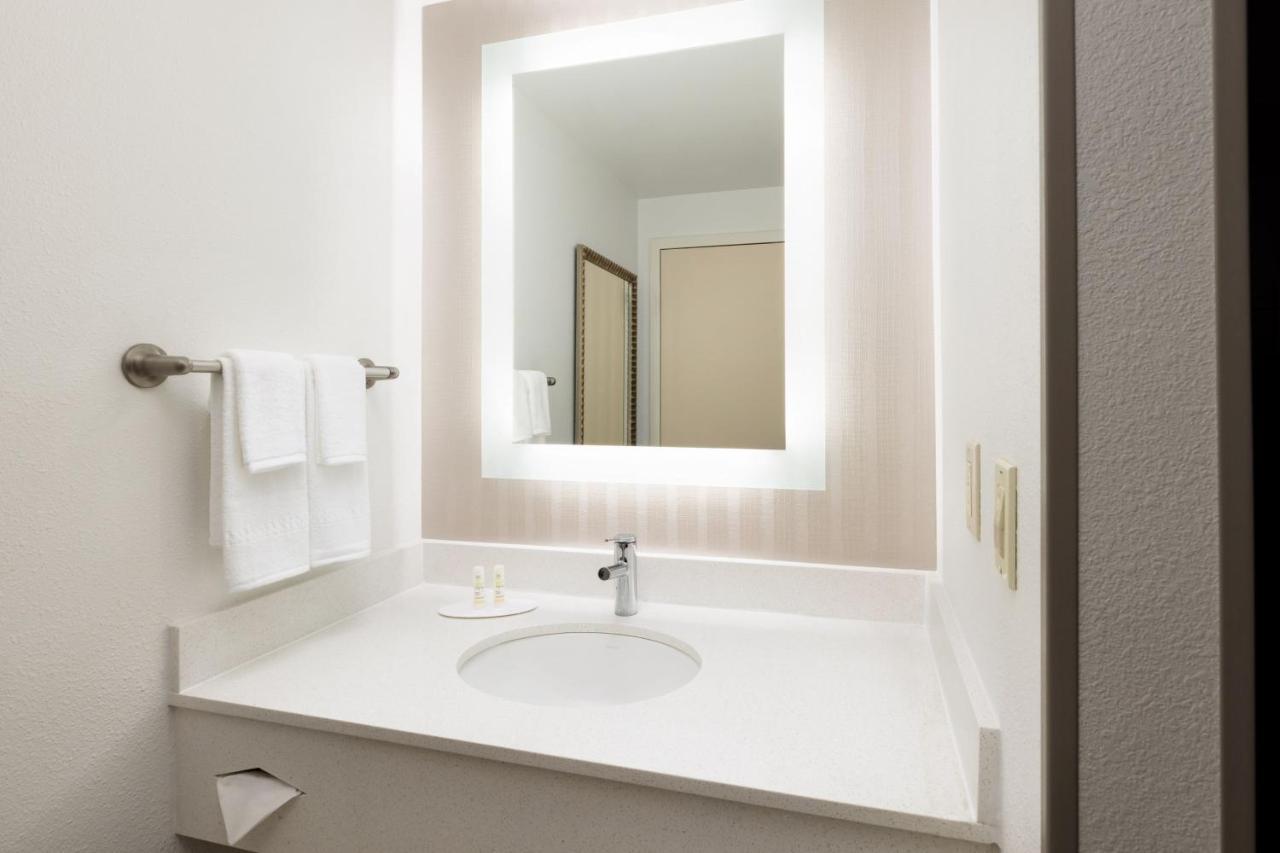 Springhill Suites Фресно Екстер'єр фото
